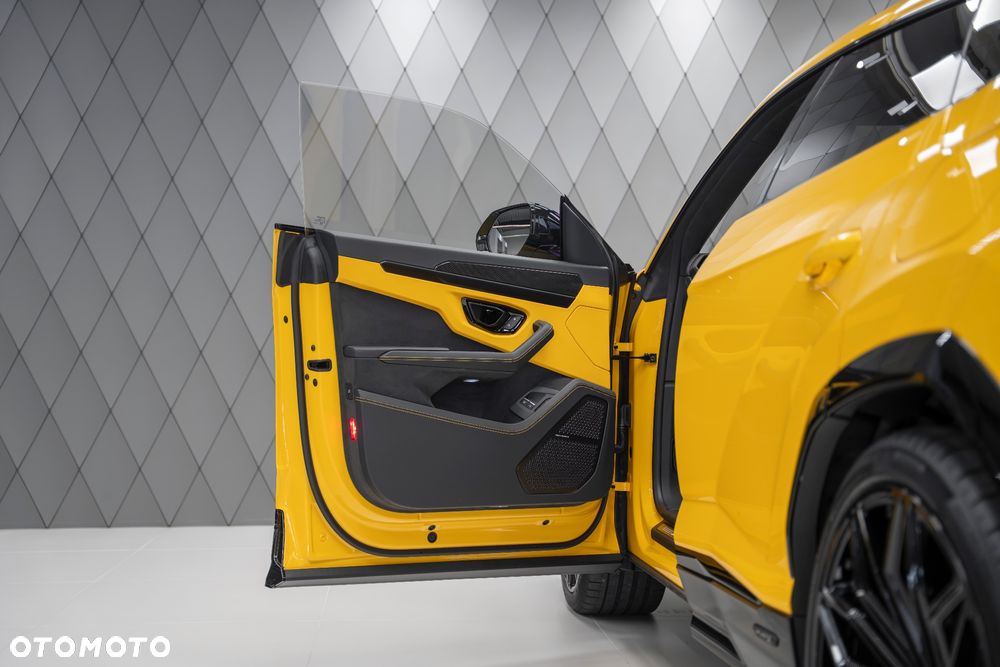Lamborghini Urus - 13