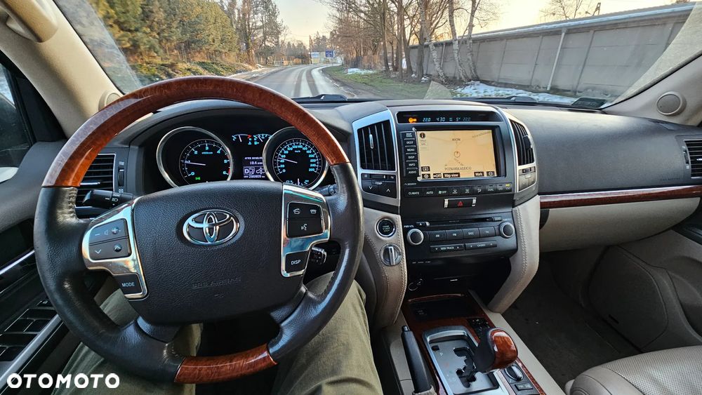 Toyota Land Cruiser LC 4.5 V8 D-4D Prestige Platinium - 8