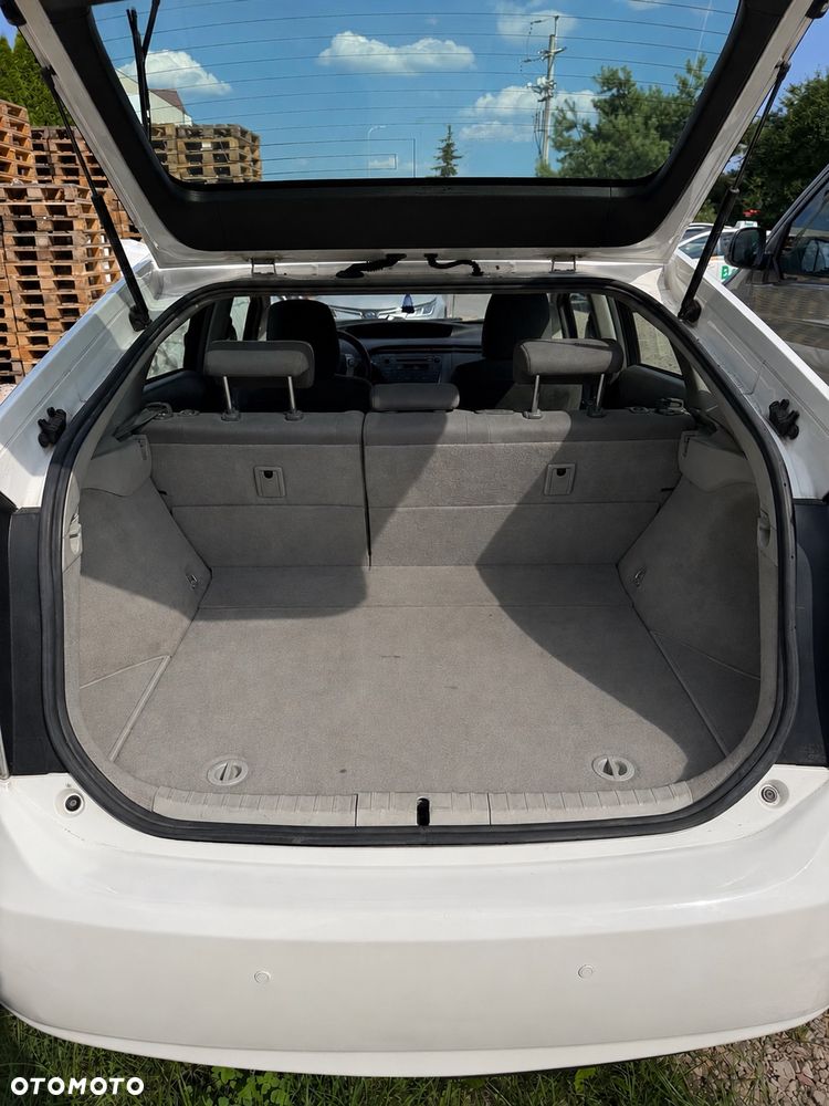 Toyota Prius - 10