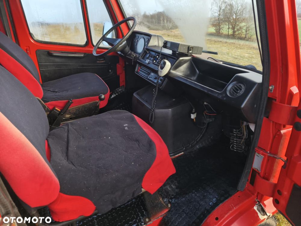 Mercedes-Benz 207 D - 10