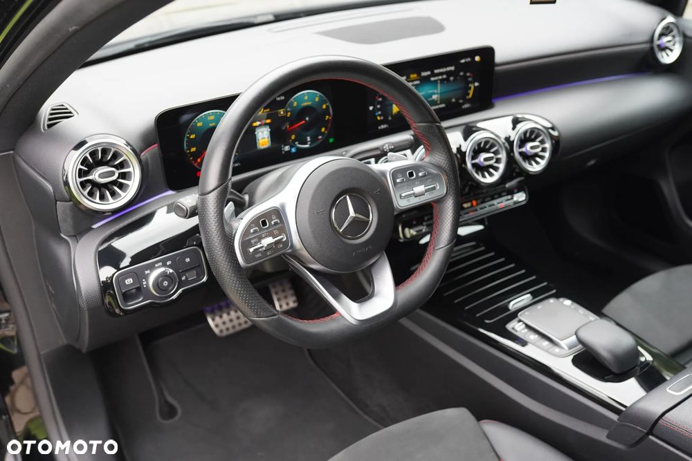 Mercedes-Benz Klasa A 200 AMG Line 7G-DCT - 34