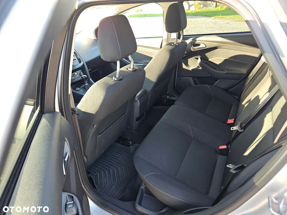 Ford Focus 1.5 TDCi SYNC Edition - 12