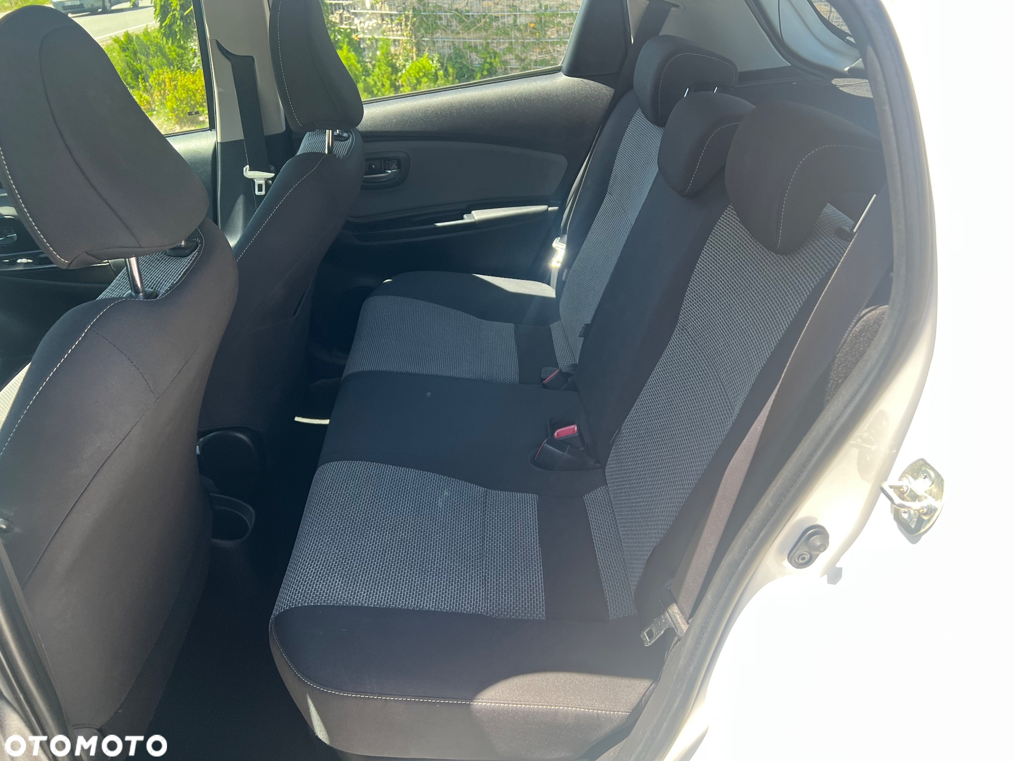 Toyota Yaris Hybrid 100 Selection Passion - 22