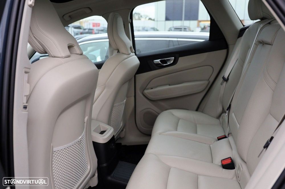 Volvo XC 60 2.0 T6 PHEV Inscription AWD - 12