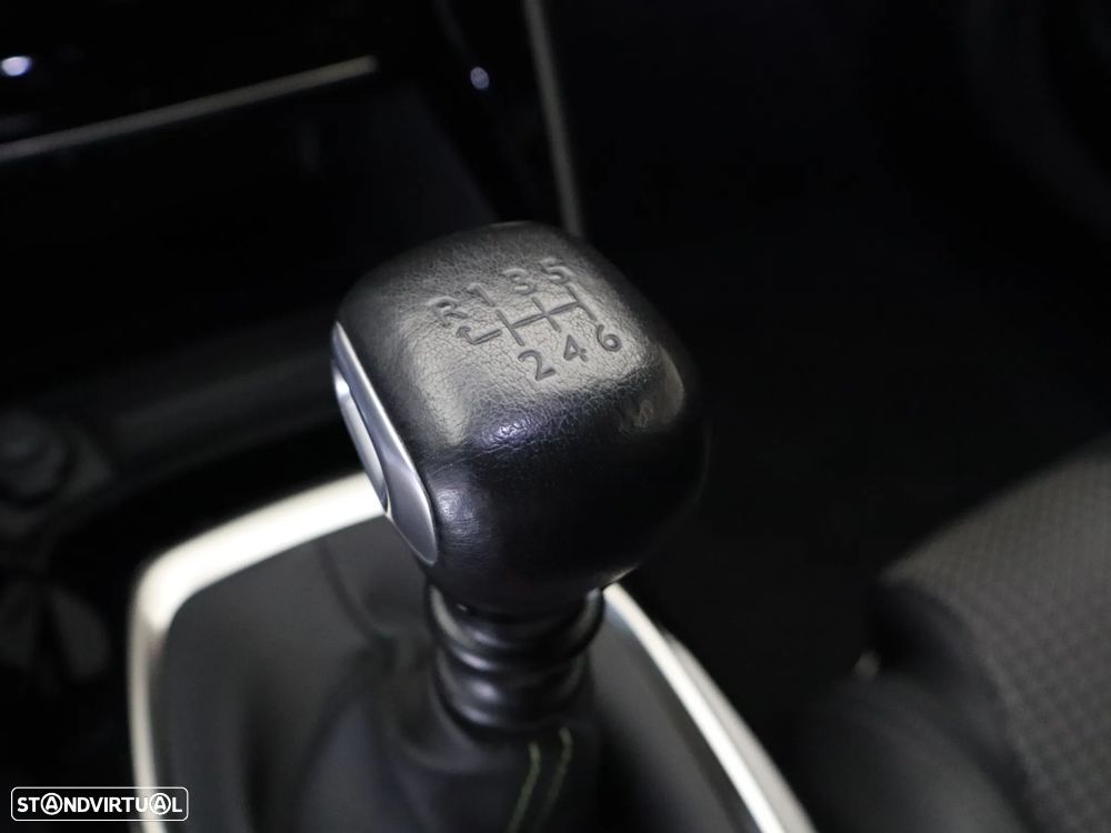 Peugeot 2008 1.2 PureTech GT - 28