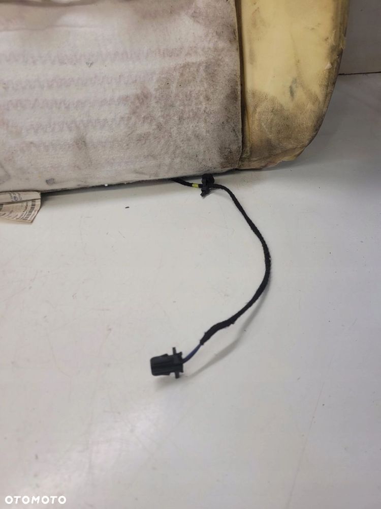 MATA GRZEWCZA FOTELA GÓRA AUDI A6 C6 4F0963557M - 2