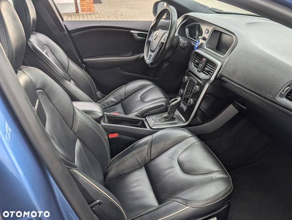 Volvo V40 D3 Geartronic RDesign - 21