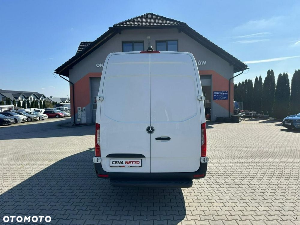 Mercedes-Benz Sprinter - 6