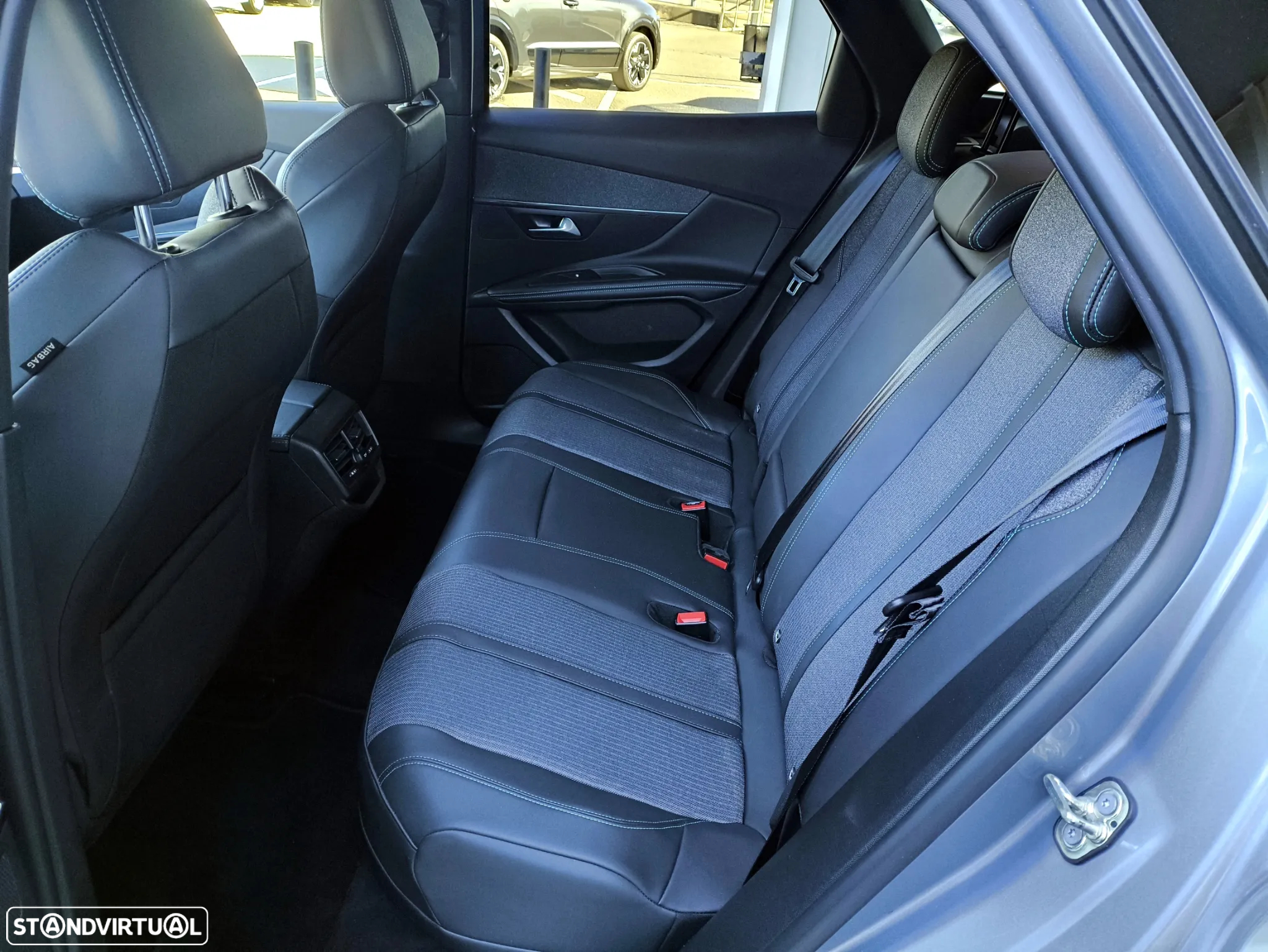 Peugeot 3008 1.6 Hybrid Allure Pack e-EAT8 - 8