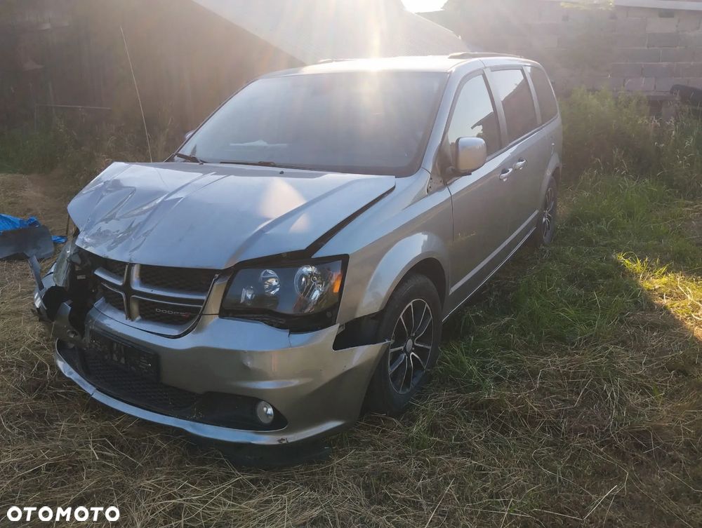 Dodge Grand Caravan 3.6 R/T - 7