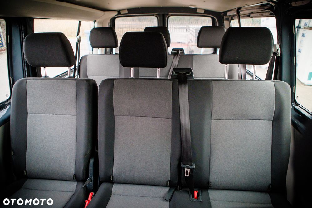 Volkswagen Transporter - 11