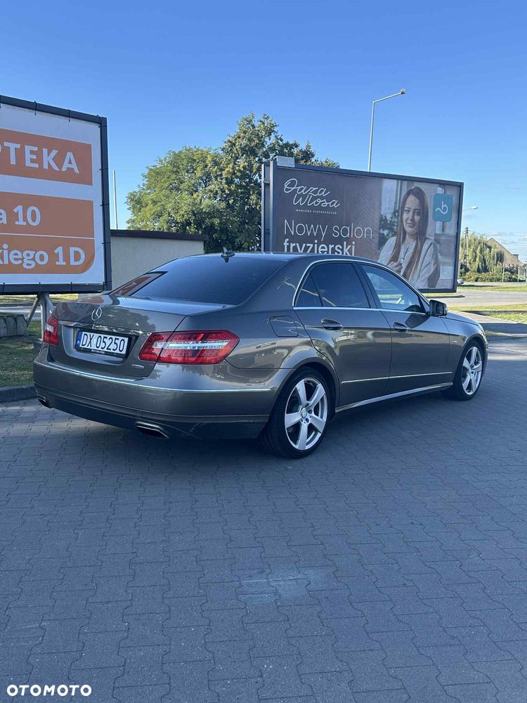 Mercedes-Benz Klasa E 200 CGI BlueEffICIENCY Avantgarde - 3