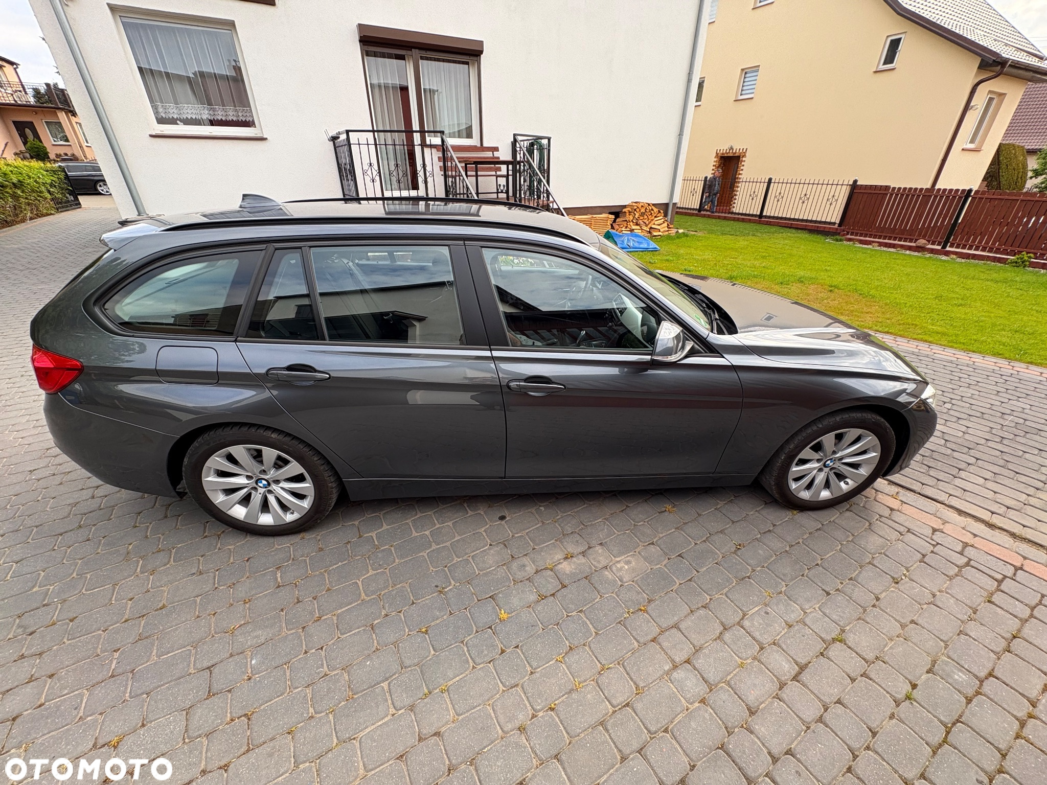 BMW Seria 3 318d Touring - 14