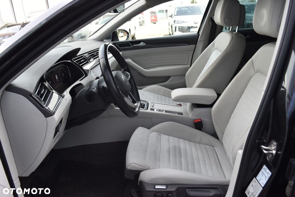 Volkswagen Passat Variant 1.5 TSI EVO Elegance DSG - 29