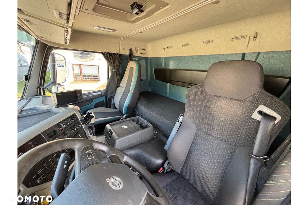 Volvo FM460 6x2 + CARRIER SUPRA 1250 - 17