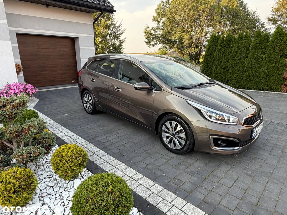 Kia Ceed 1.6 GDI ISG Dream-Team Edition - 8