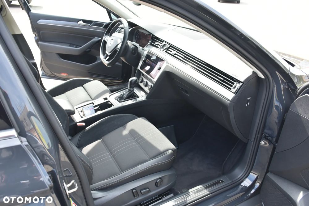 Volkswagen Passat 2.0 TDI SCR (BlueMotion Tech) 4Mot DSG Comfortline - 16