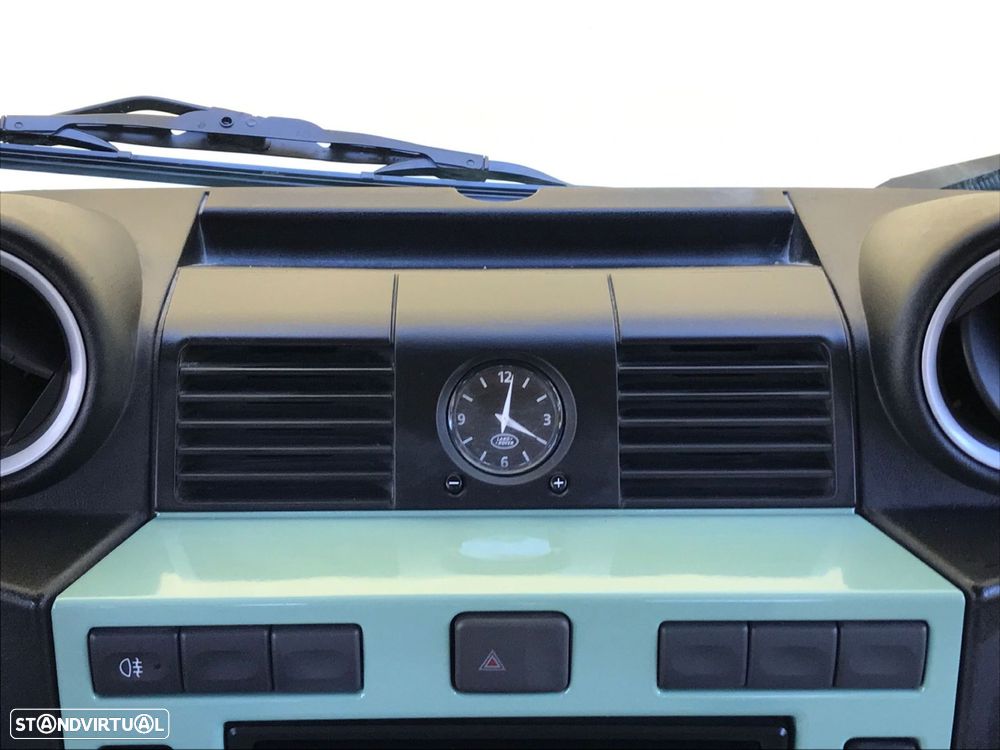 Land Rover Defender - 43