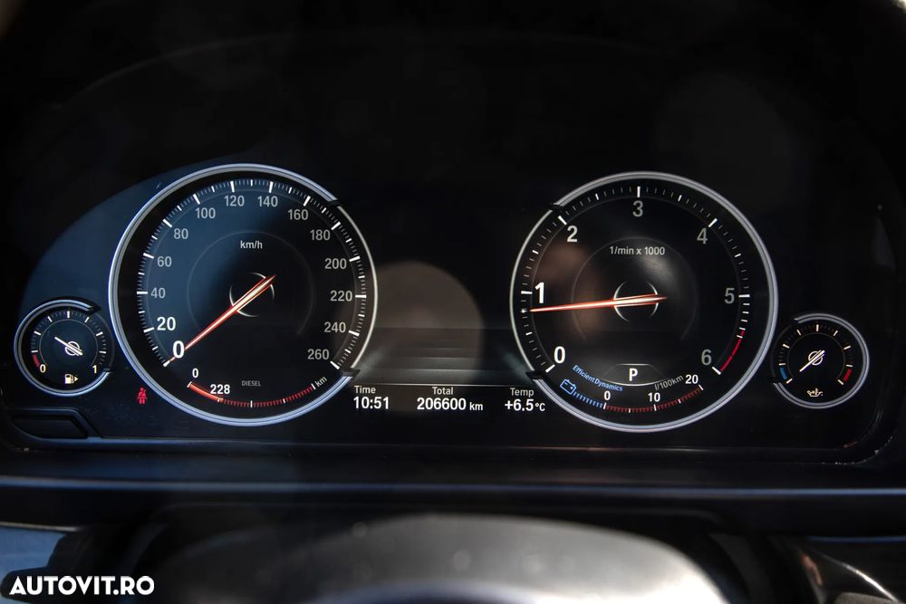 BMW Seria 5 520d Aut. Luxury Line - 12