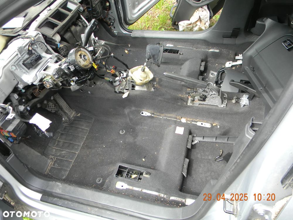 dywan wykładzina VW GOLF V HB 5D - 1