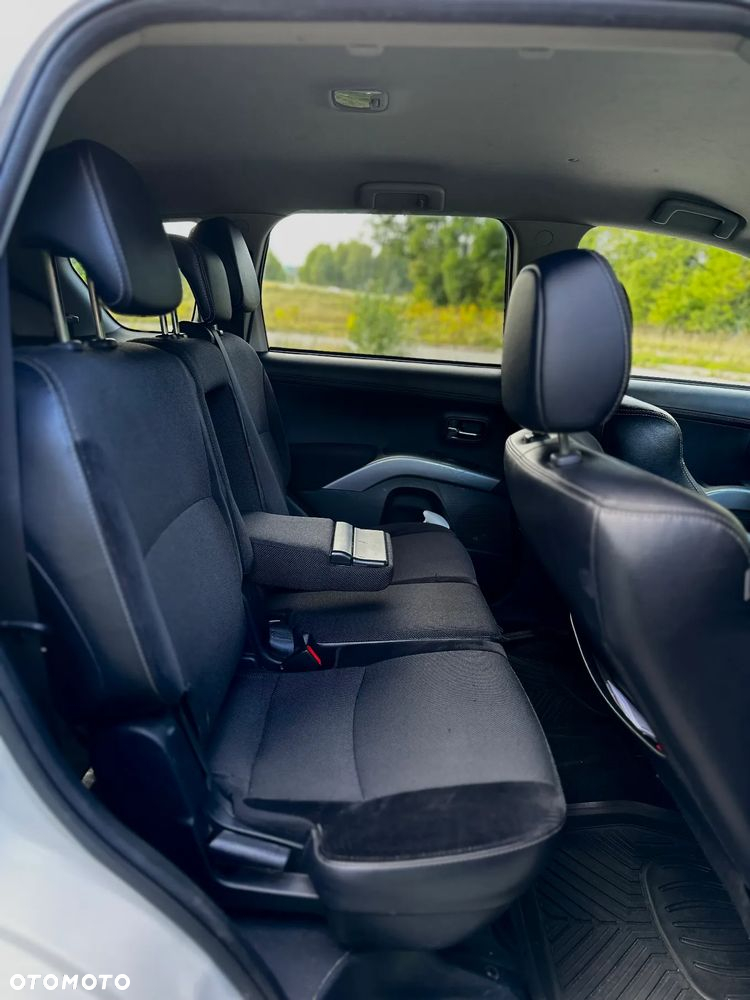 Mitsubishi Outlander 2.2 DI-D 4WD TC-SST Instyle - 15