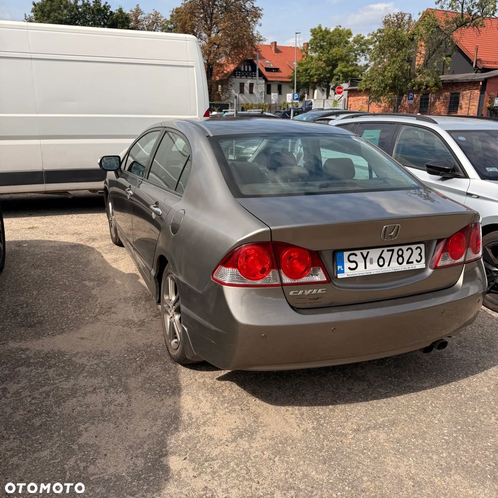 Honda Civic 1.8 Executive - 2