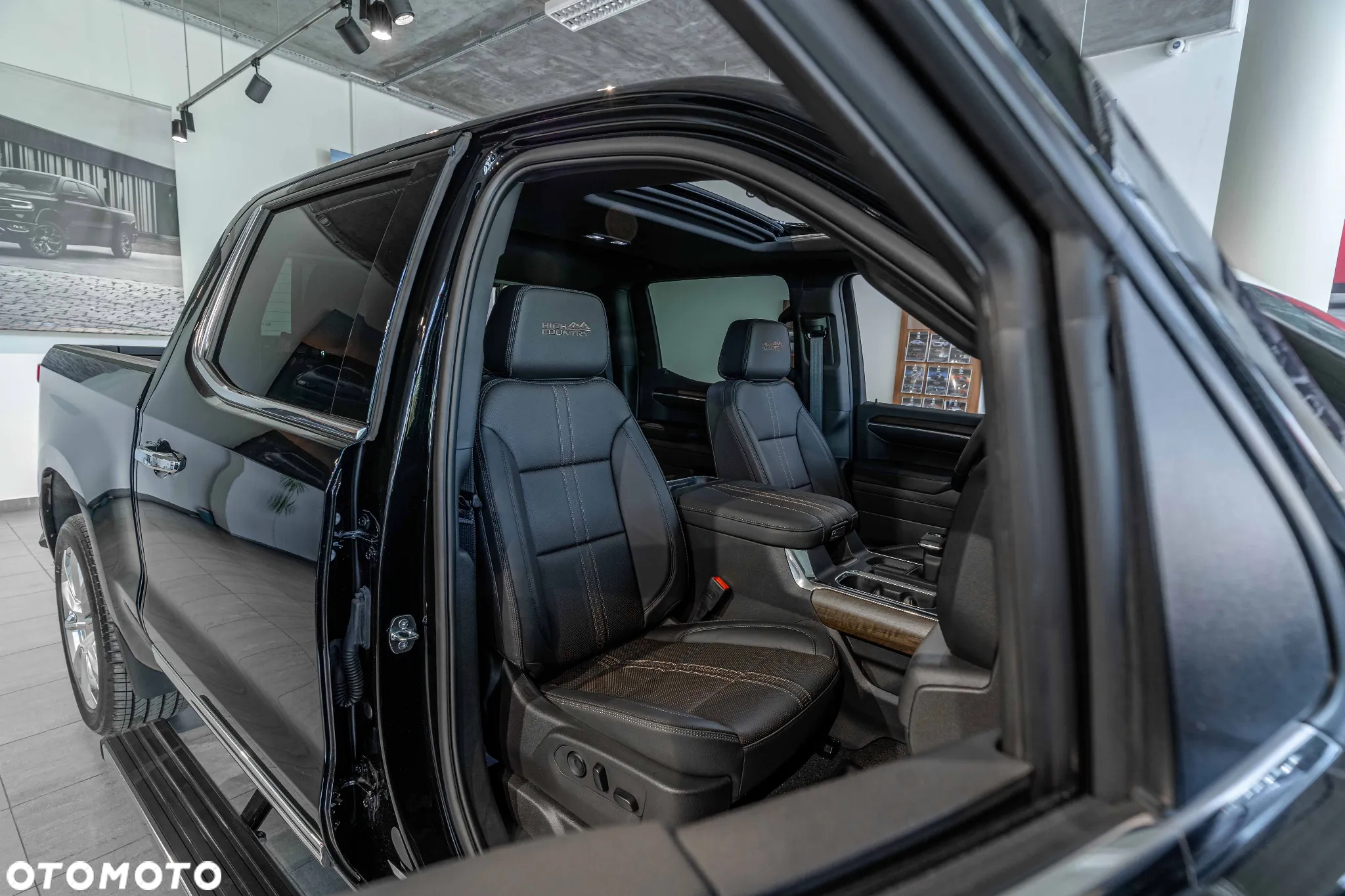 Chevrolet Silverado - 26