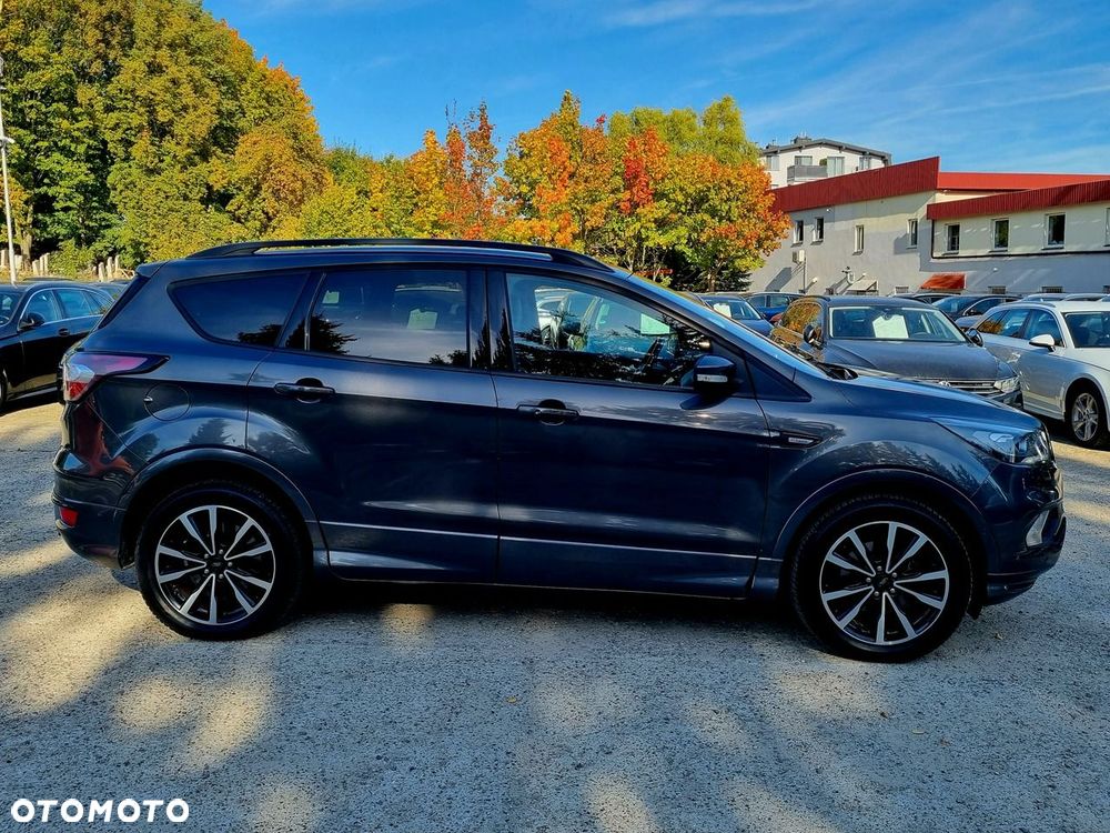 Ford Kuga 1.5 EcoBoost 2x4 ST-Line - 4