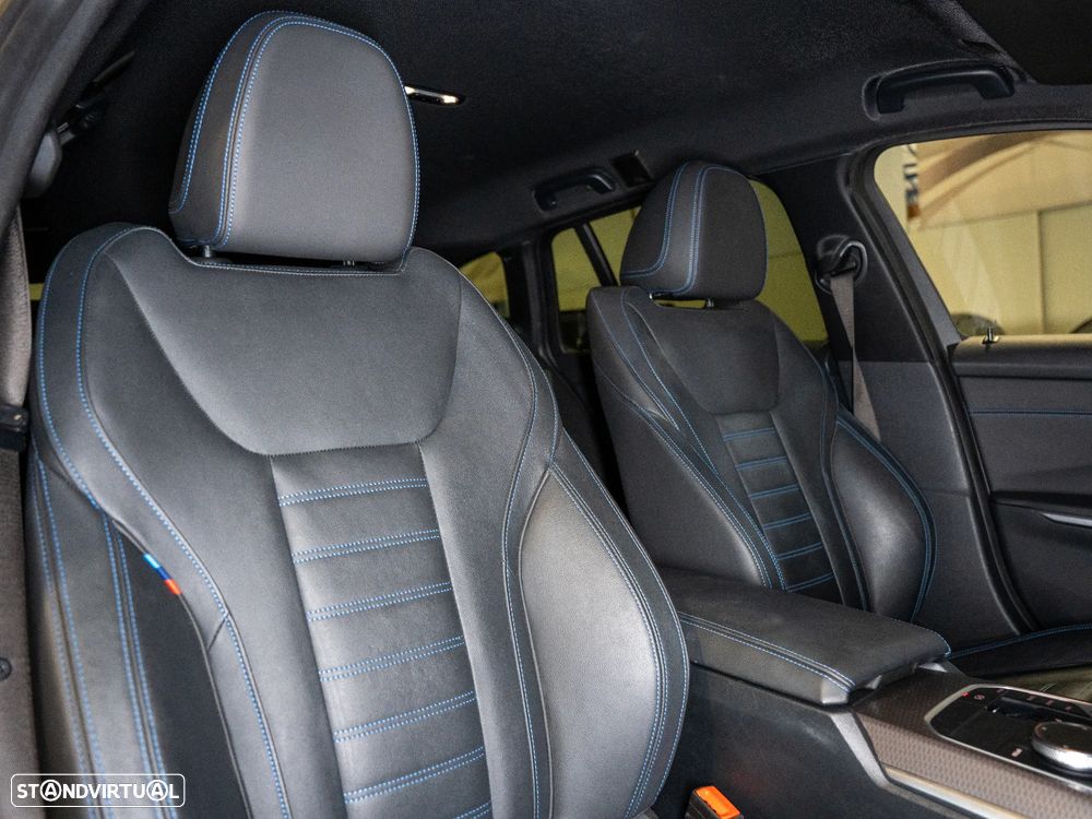 BMW 320 d Pack Desportivo M Auto - 22