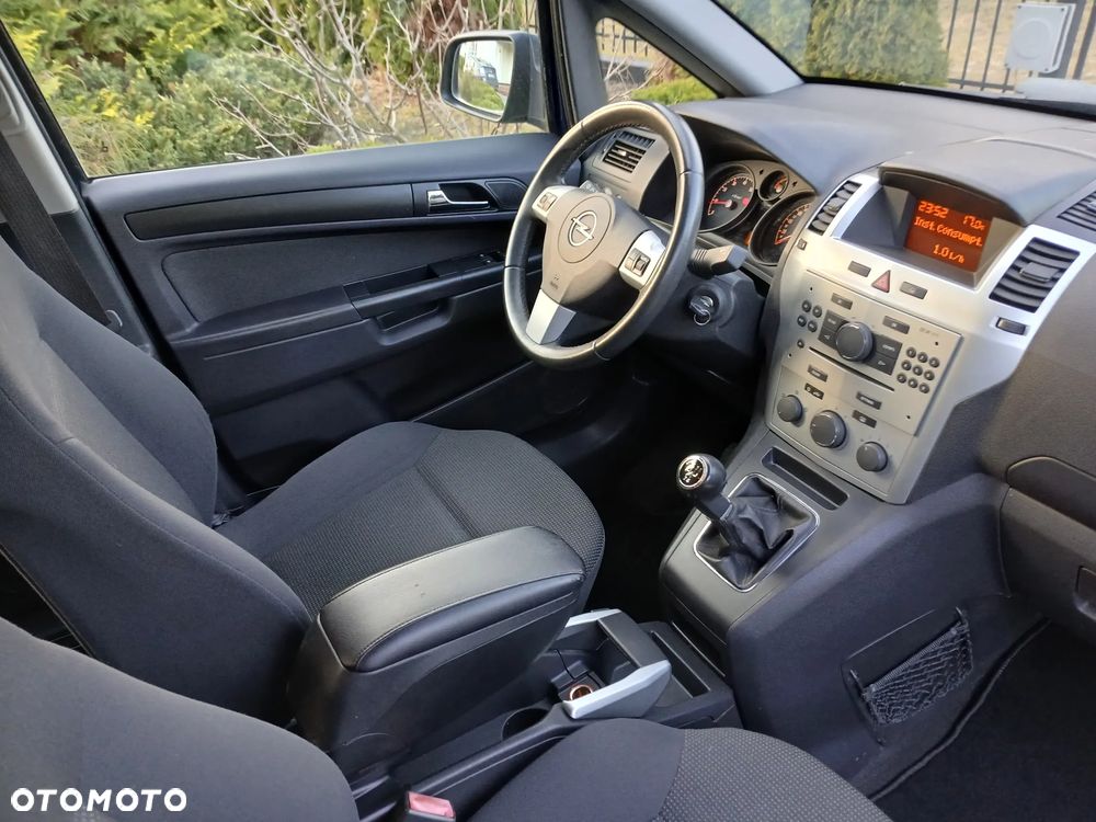 Opel Zafira - 17