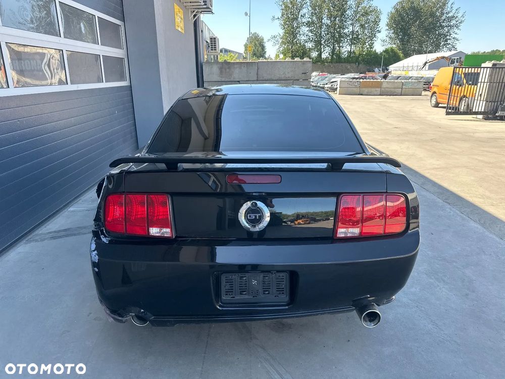Ford Mustang - 2