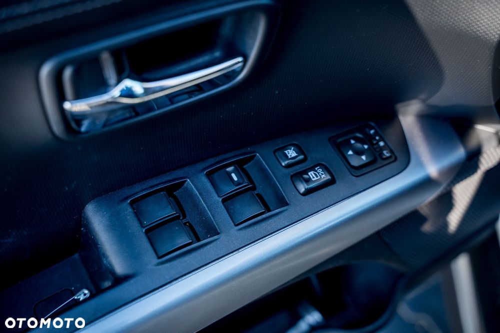 Mitsubishi Outlander - 16