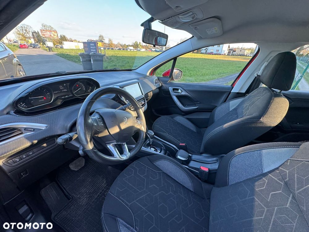 Peugeot 2008 1.2 Pure Tech Allure S&S EAT6 - 13