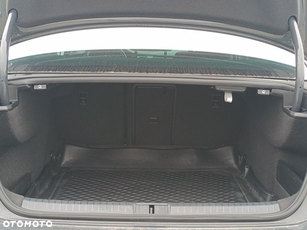 Volkswagen Passat 2.0 TDI EVO Business DSG - 15
