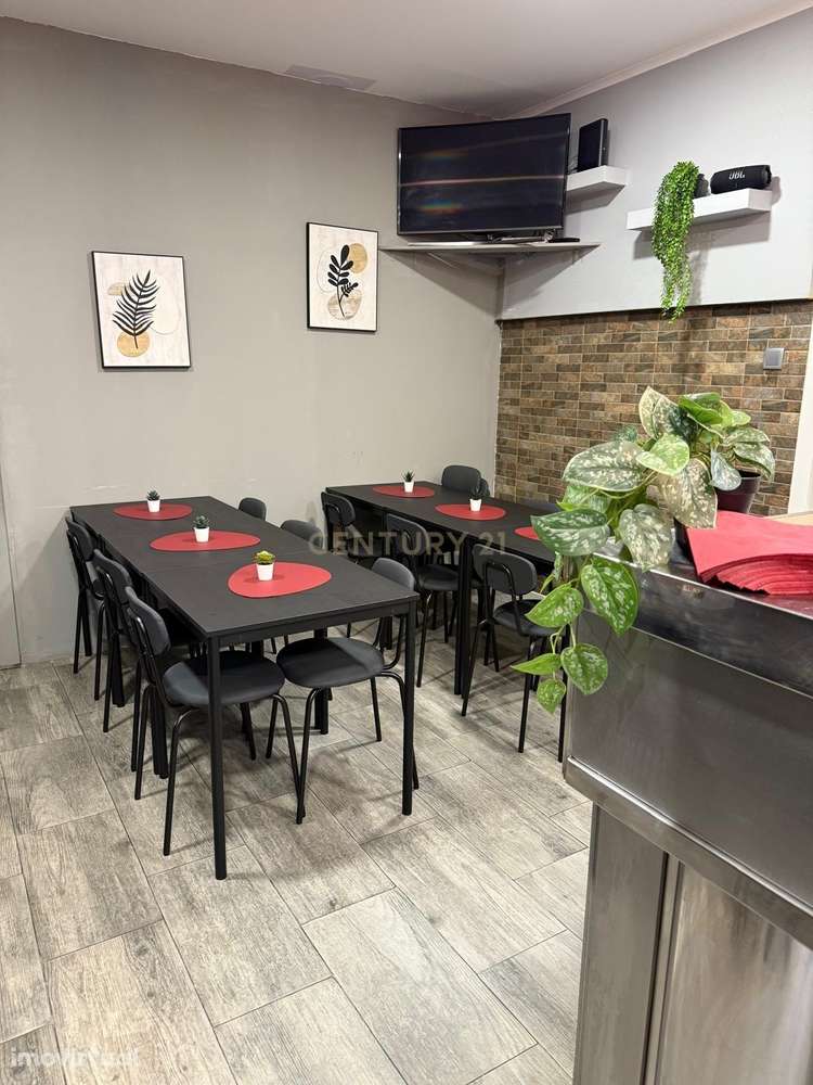 Cafe Renovado na Damaia - Grande imagem: 4/13