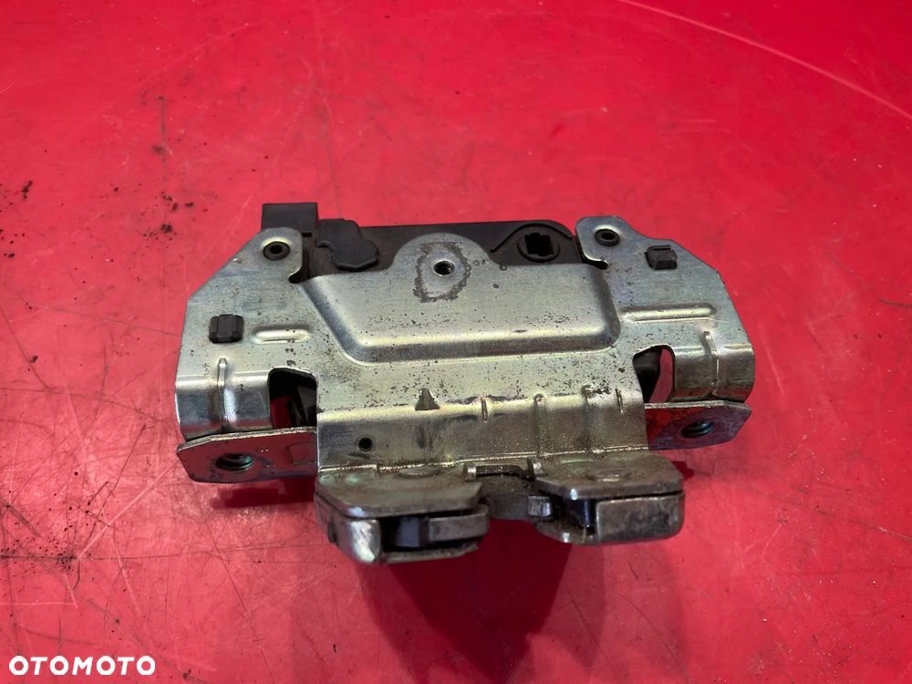 ZAMEK KLAPY BAGAŻNIKA OPEL ASTRA H III 13117285 - 1