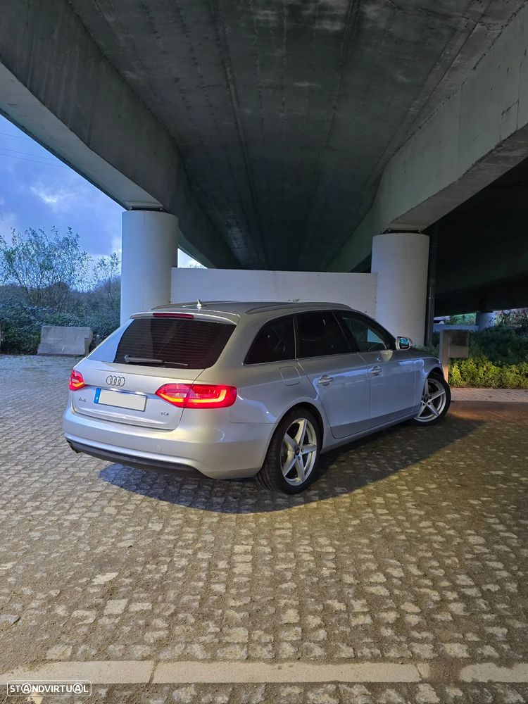Audi A4 Avant 2.0 TDI DPF multitronic S line Sport Pack - 4