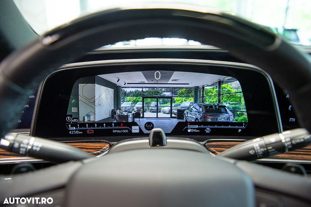 Cadillac Escalade - 18