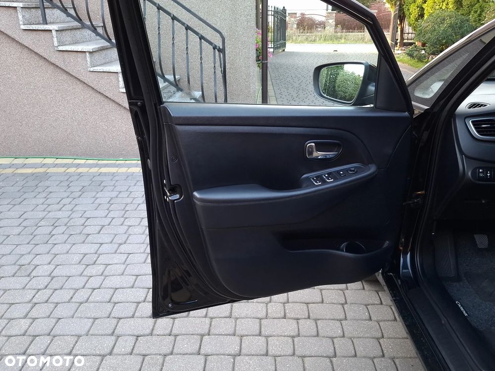 Kia Carens 1.6 GDI XL - 12