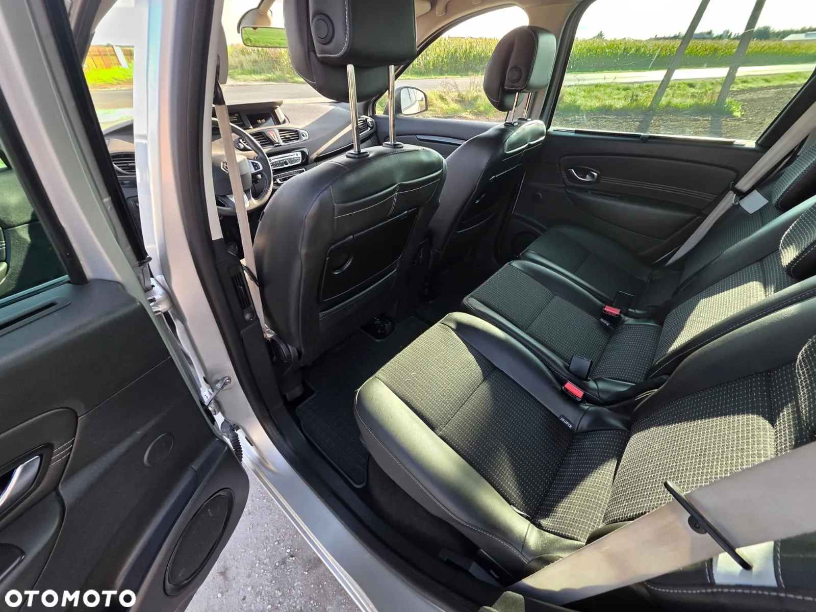 Renault Grand Scenic Gr 1.9 dCi Bose Edition - 16
