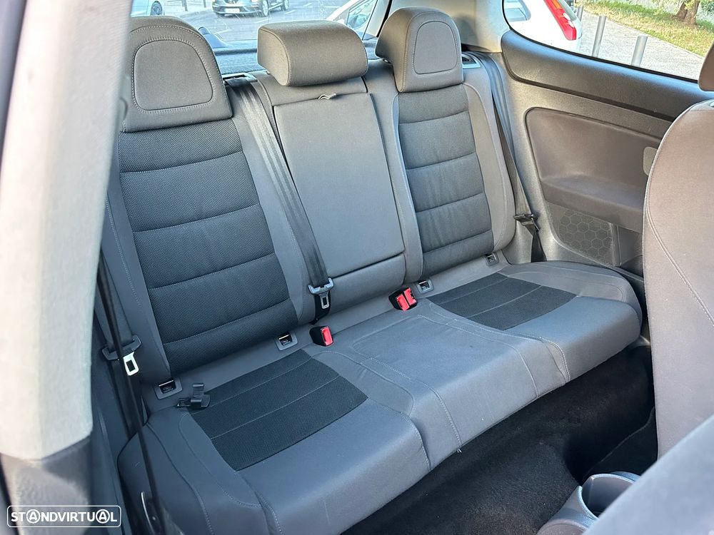 VW Golf R32 4Motion - 16