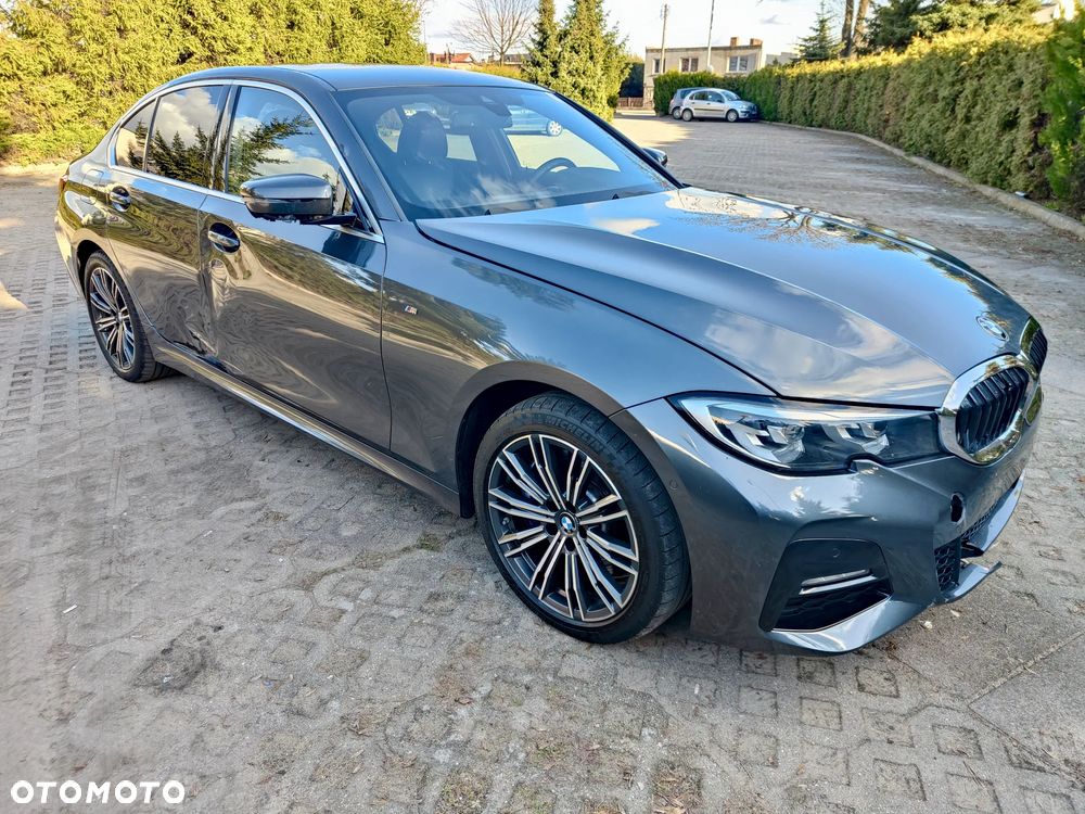 BMW Seria 3 330e M Sport - 8