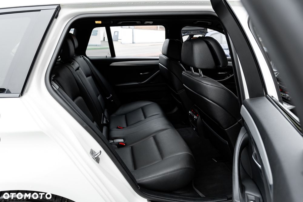 BMW Seria 5 M550d xDrive - 24