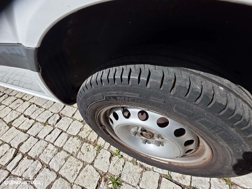 Mercedes-Benz Vito 109 CDi/32 9L Compacto - 8