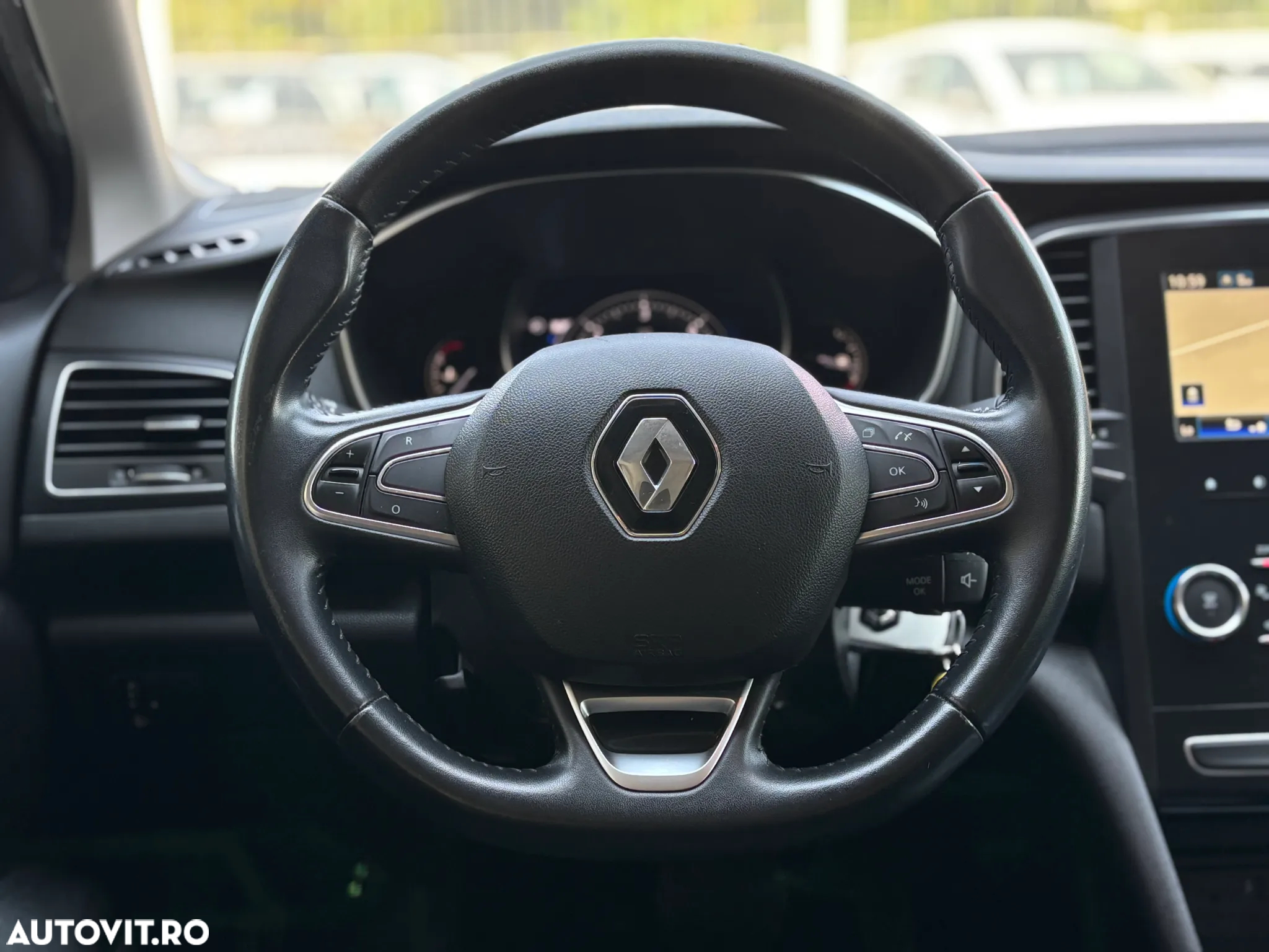 Renault Megane BLUE dCi 115 EDC BUSINESS EDITION - 28