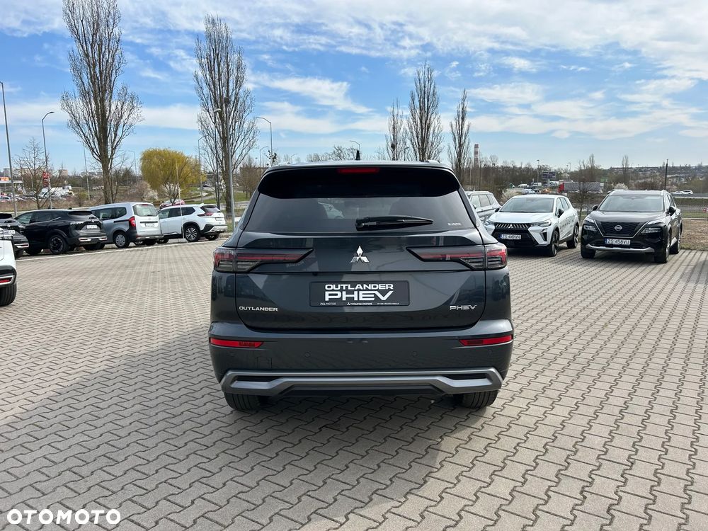 Mitsubishi Outlander Instyle - 4