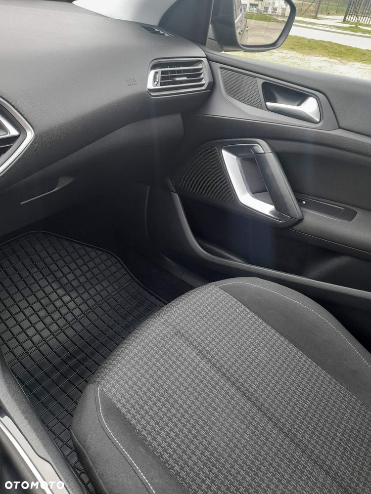 Peugeot 308 1.5 BlueHDi Allure Pack S&S - 11