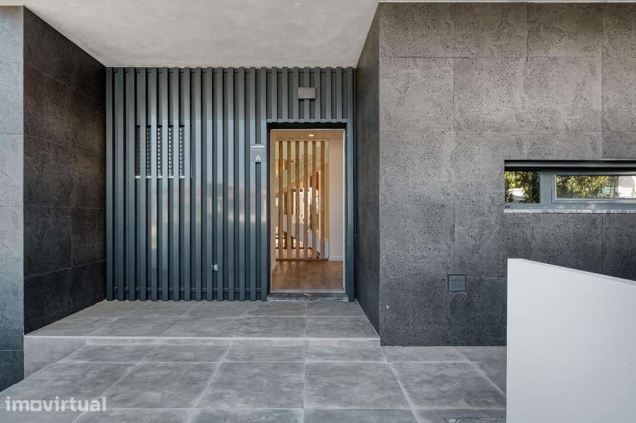 Moradia T4 com Acabamentos Premium — Fanqueiro, Loures - Grande imagem: 4/50