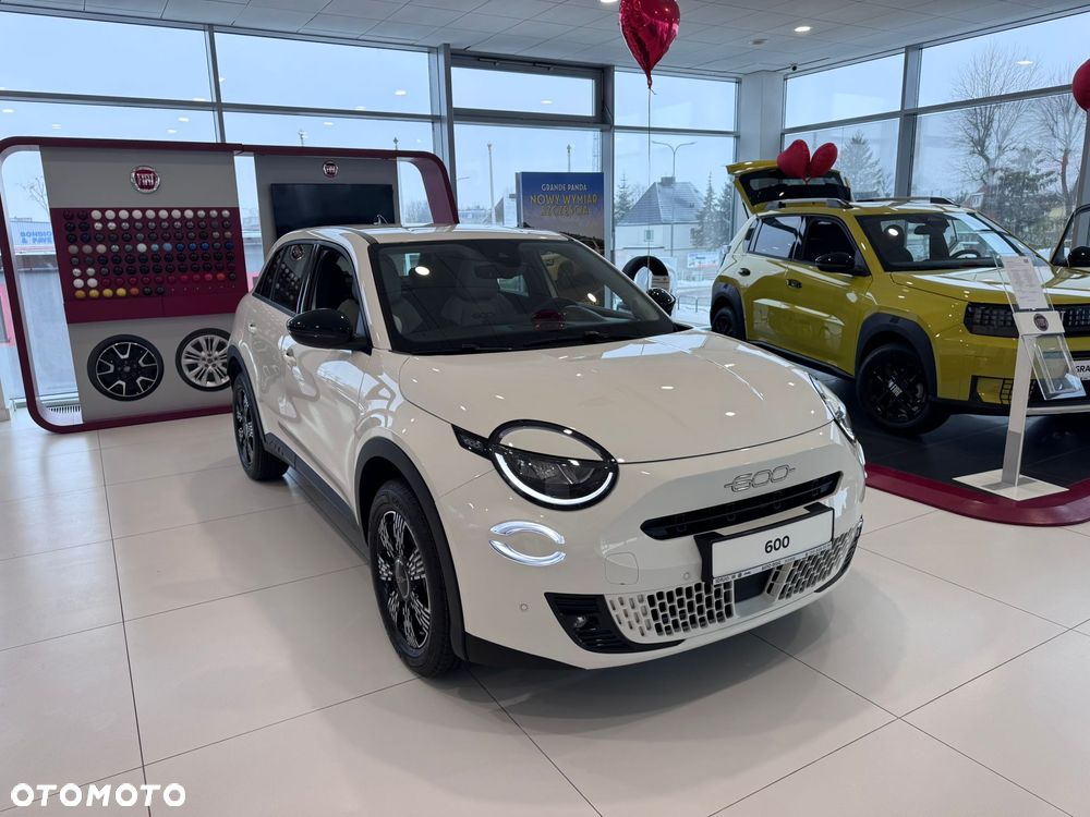 Fiat 600 1.2 Turbo Icon eDCT - 3