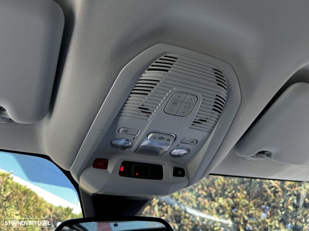 Peugeot 3008 1.2 PureTech Allure EAT8 - 8